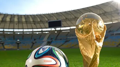 《万智牌》首任艺术灵魂匠心呈现：揭秘原画中的女性力量美学追求